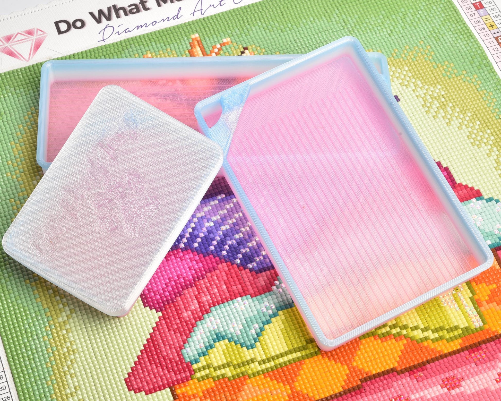 Cat Proof Diamond Painting Tray with Lid - Cotton Candy Sky - Gridded