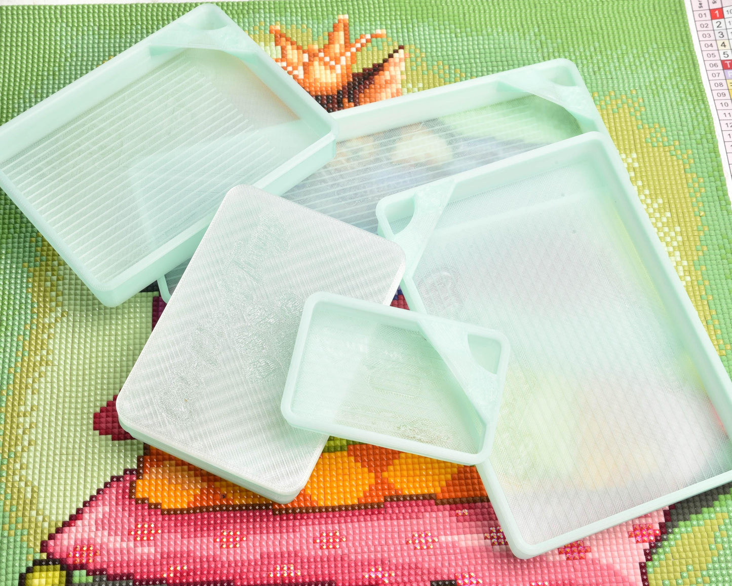 Minty Fresh - Standard - Cat Proof Diamond Painting Tray with Lid